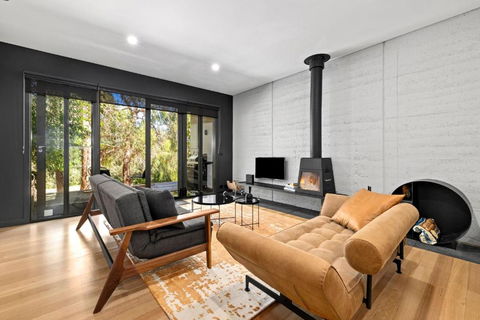 LUXVUE - Luxury On Lake Daylesford - St Kilda Accommodation 3