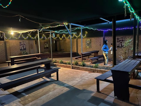 Main Reef Hotel - St Kilda Accommodation 2