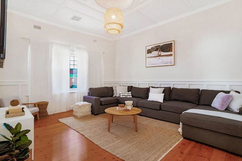 Maison La Plage Brighton - St Kilda Accommodation 0