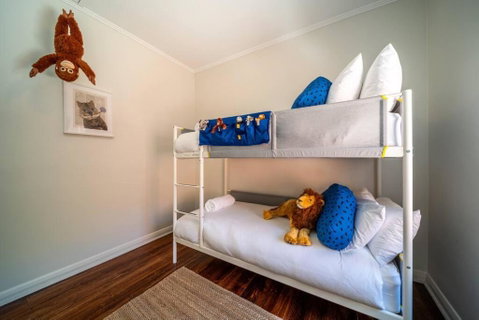 Marble At South Plympton - 4BR Modern WiFi - St Kilda Accommodation 2
