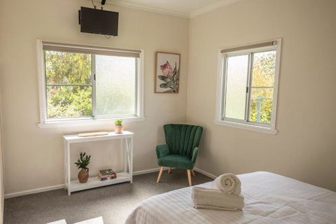 Marnita Farmhouse At Golden Grove Estate Winery - St Kilda Accommodation 3