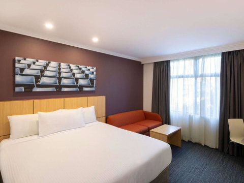 Mercure Sydney Blacktown - St Kilda Accommodation 3