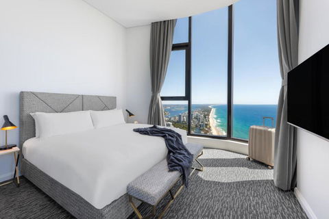 Meriton Suites Surfers Paradise - St Kilda Accommodation 0