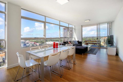 Moore To See - Modern And Spacious 3BR Zetland Apartment With Views Over Moore Park - St Kilda Accommodation 0