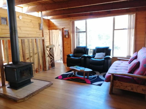 Minnow Cabins Lower Beulah - St Kilda Accommodation 1