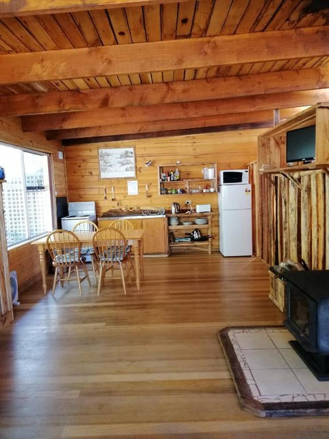 Minnow Cabins Lower Beulah - St Kilda Accommodation 2