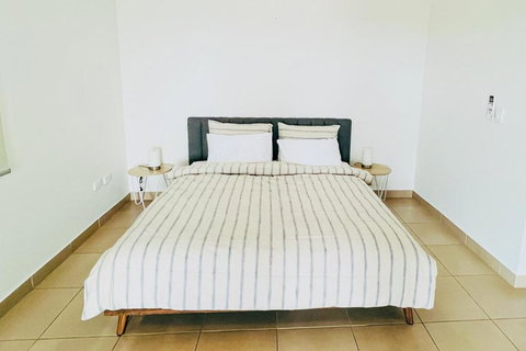 Modern 3 Bedroom Apartment In Darwin City - St Kilda Accommodation 2