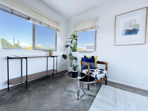 Modern And Elegant House With Swimming Pool - St Kilda Accommodation 1