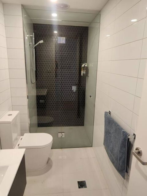 Modern Apartment Airport Area - St Kilda Accommodation 1