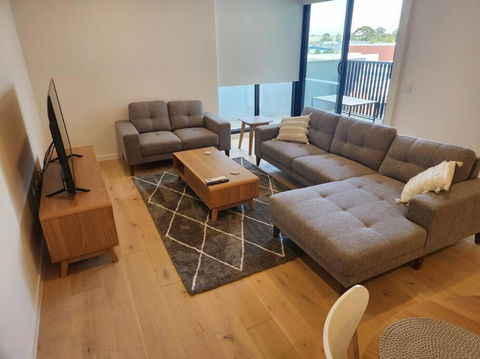 Modern Apartment Airport Area - St Kilda Accommodation 2