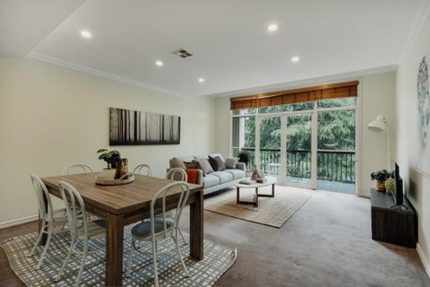 Modern Apartment In The Heart Of Canberra - St Kilda Accommodation 0