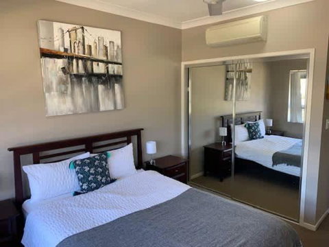 Modern Beach Apartment - St Kilda Accommodation 2
