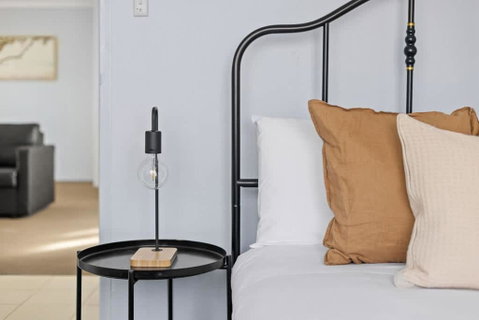 Modern Private Double Room - Central Spot At Liverpool - Shared Bathroom - St Kilda Accommodation 3