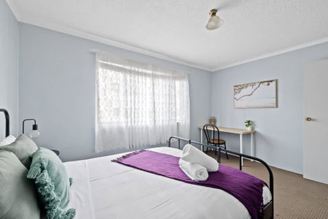 Modern Private Double Room - Central Spot At Liverpool - Shared Bathroom - St Kilda Accommodation 1