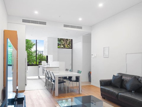 Modern Split Level 2Bed With Pool - St Kilda Accommodation 0