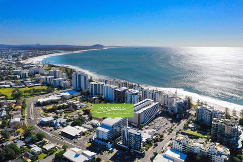 Modern Studio In Heart Of Mooloolaba - St Kilda Accommodation 0