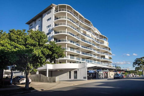 Modern Studio In Heart Of Mooloolaba - St Kilda Accommodation 2