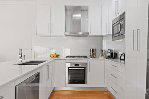 Modern Scarborough Townhouse - St Kilda Accommodation 2