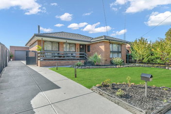 Newly Renovated House Near Melbourne Airport with St Kilda Accommodation