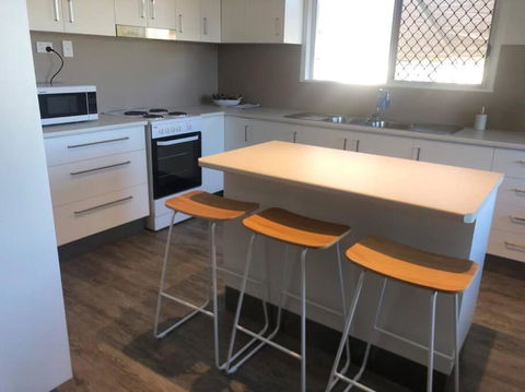 Mt Isa - Emerald Gem 3 Bedroom Home QUIET AREA - St Kilda Accommodation 3