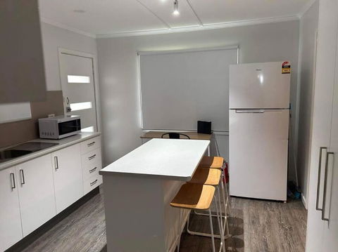 Mt Isa - Emerald Gem 3 Bedroom Home QUIET AREA - St Kilda Accommodation 2