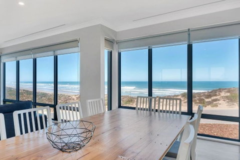 Nauticus - 82 Surfers Parade Middleton - BYO Linen - St Kilda Accommodation 1