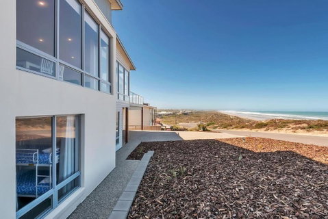 Nauticus - 82 Surfers Parade Middleton - BYO Linen - St Kilda Accommodation 3