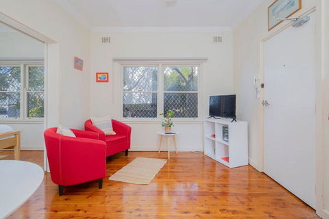 Newcastle Nook - Convenient Comforts In The CBD - St Kilda Accommodation 2
