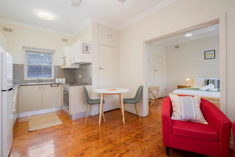 Newcastle Nook - Convenient Comforts In The CBD - St Kilda Accommodation 3