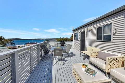 New Property Seabreeze Bungalow - Lakeview Sunset Delight At Sunshine On Lake Macquarie - St Kilda Accommodation 1