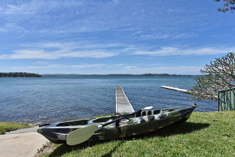 New Property Silverwater Serenity Shores Absolute Waterfront On The Lake - St Kilda Accommodation 1