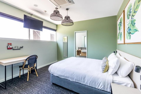 Nightcap At Commercial Hotel - St Kilda Accommodation 3