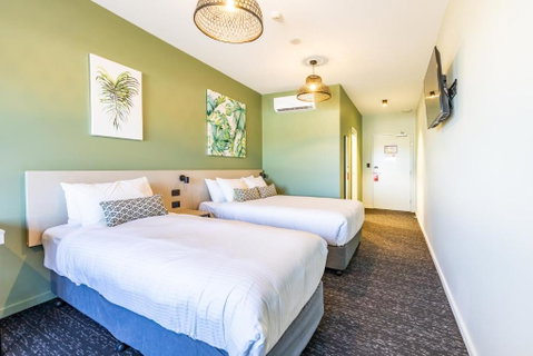 Nightcap At Commercial Hotel - St Kilda Accommodation 1