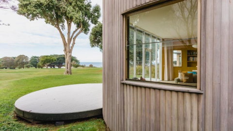Ninth Hole - St Kilda Accommodation 2