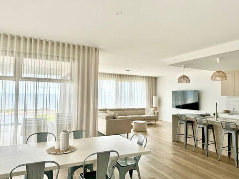 North Beach Hamptons - St Kilda Accommodation 0
