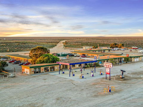 Nullarbor Roadhouse - St Kilda Accommodation 0