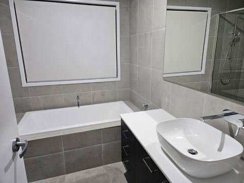 O Stylish 4 Room Oasis With 65 TV - St Kilda Accommodation 1