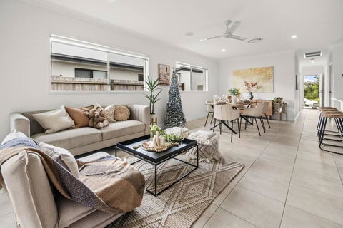 Oasis Retreat In Coomera - St Kilda Accommodation 0
