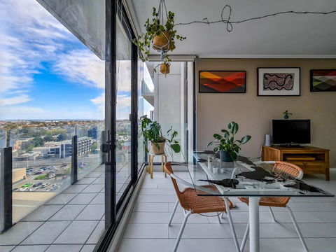 Ocean View Apartment Close To CBD With Indoor Pool. - St Kilda Accommodation 0