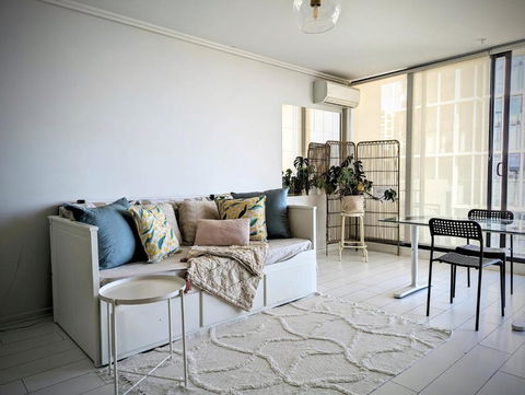 Ocean View Apartment Close To CBD With Indoor Pool. - St Kilda Accommodation 3