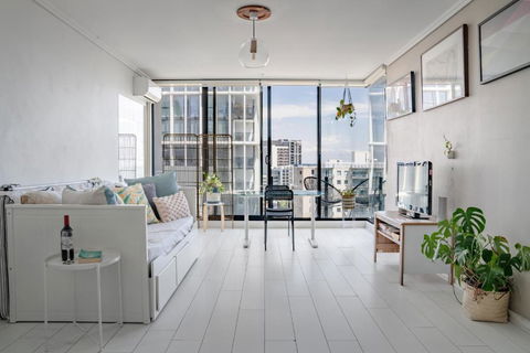 Ocean View Apartment Close To CBD With Indoor Pool. - St Kilda Accommodation 2