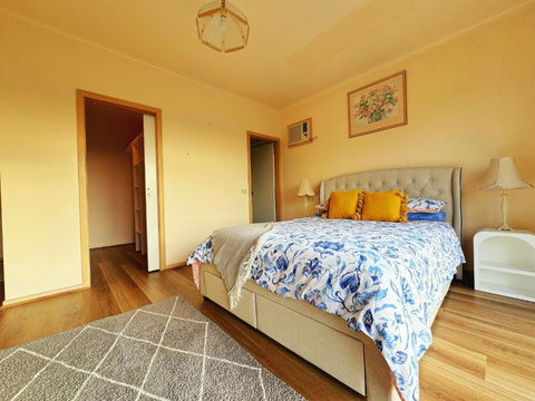 Oceanview 4B2B Two-story House With Big Balcony! - St Kilda Accommodation 2