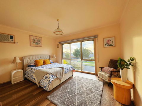 Oceanview 4B2B Two-story House With Big Balcony! - St Kilda Accommodation 1
