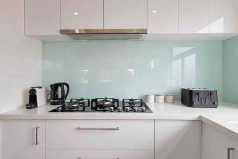 OG Spa Retreat- 3 Bedroom, Spa, Central, Aircon - St Kilda Accommodation 2
