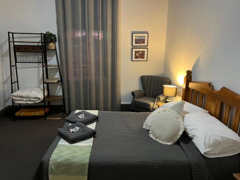 Oriental Hotel Tumut - St Kilda Accommodation 1