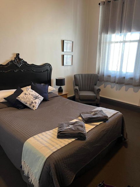 Oriental Hotel Tumut - St Kilda Accommodation 0