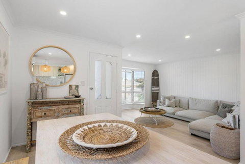 Our Little White House -74 Padman Crescent, Middleton - St Kilda Accommodation 2
