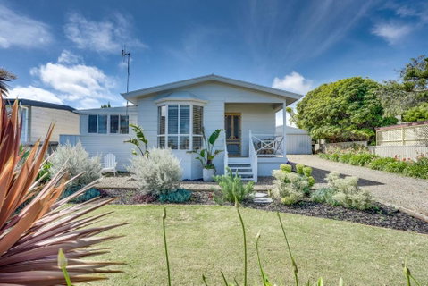 Our Little White House -74 Padman Crescent, Middleton - St Kilda Accommodation 0