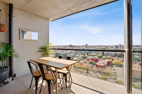 Ovation - New Footscray Apt W Parking & Pool - St Kilda Accommodation 3