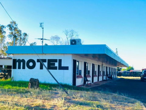 OXFORD HOTEL MOTEL - St Kilda Accommodation 2